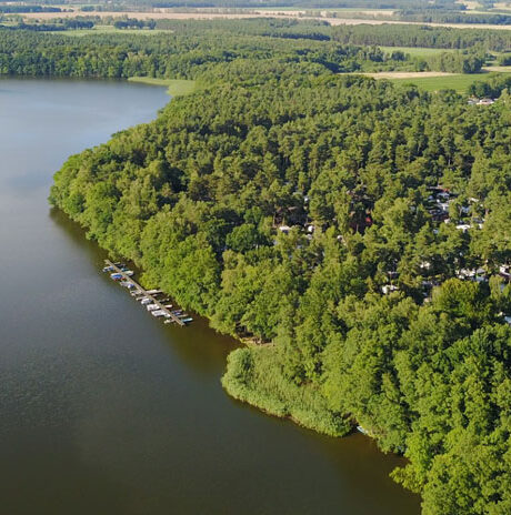 Unser Campingplatz in Brandenburg liegt direkt am See - Besuche uns am Camping Platz Wusterhausen